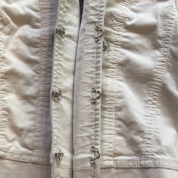 Corduroy Clasp Button Up w Details - Picture 4 of 5